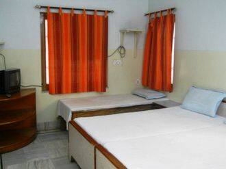 Rana Guest House, Khamgaon 4